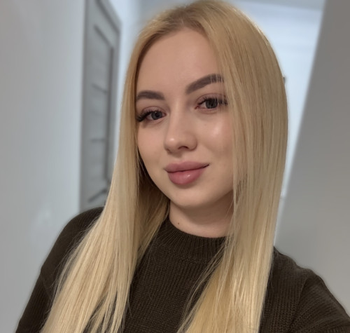 Career path of Alina Dzhioshvili, Deputy Head of the Customer Service Center, Lviv