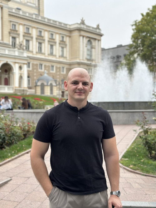 Кар'єрний шлях Миколи Дряпака, керівника Розподільчого центру м.Львів